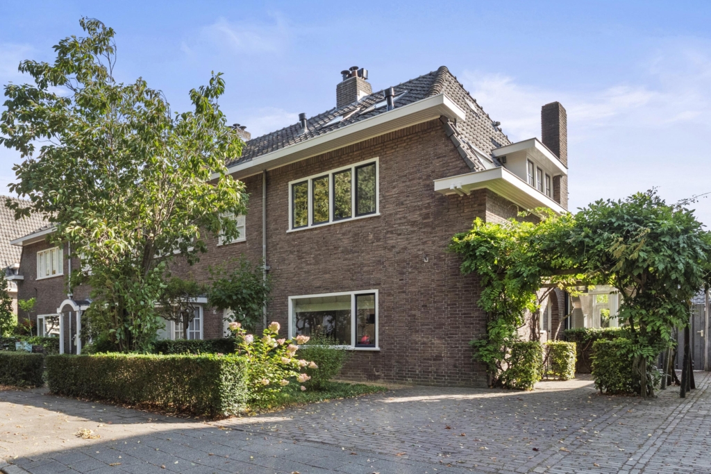 Corner house for sale: Marggraffstraat 39, Schoonveld Vught