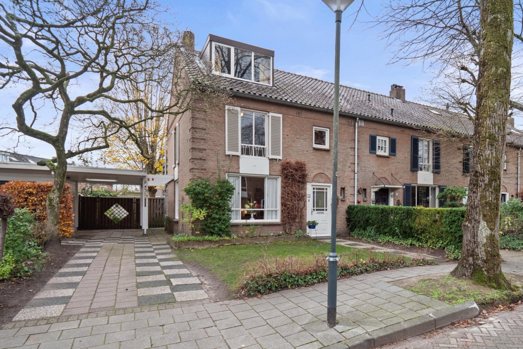 Hoekwoning te koop: Rembrandtlaan 16, Taalstraat en omgeving Vught