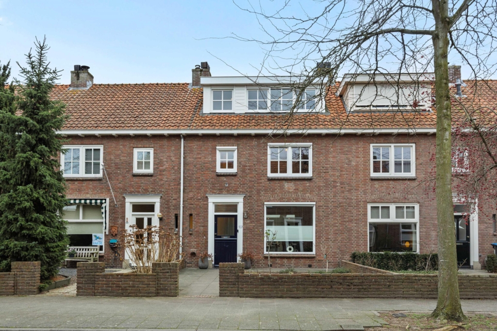 Tussenwoning te koop: St.-Catharinastraat 5, Schoonveld Vught