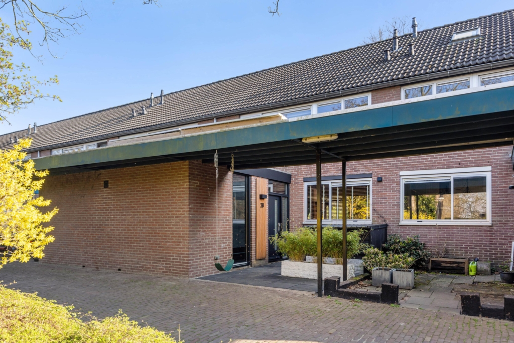 Tussenwoning te koop: Klein Brabant 28, De Baarzen Vught